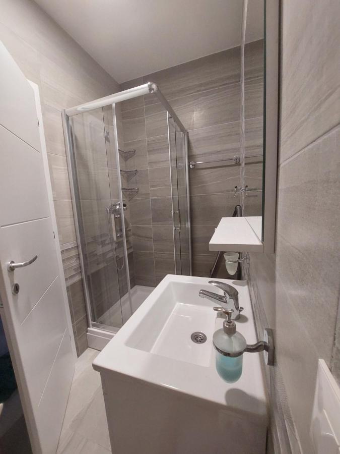 Rines Apartment Ohrid Esterno foto